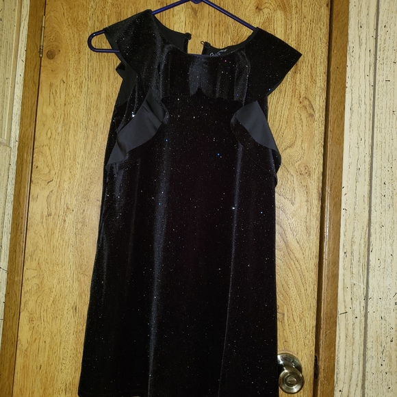 Girls dress - Picture 1 of 2